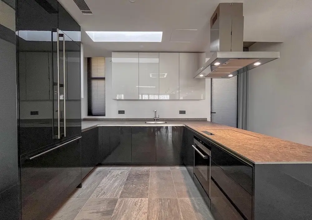 Fitted kitchen